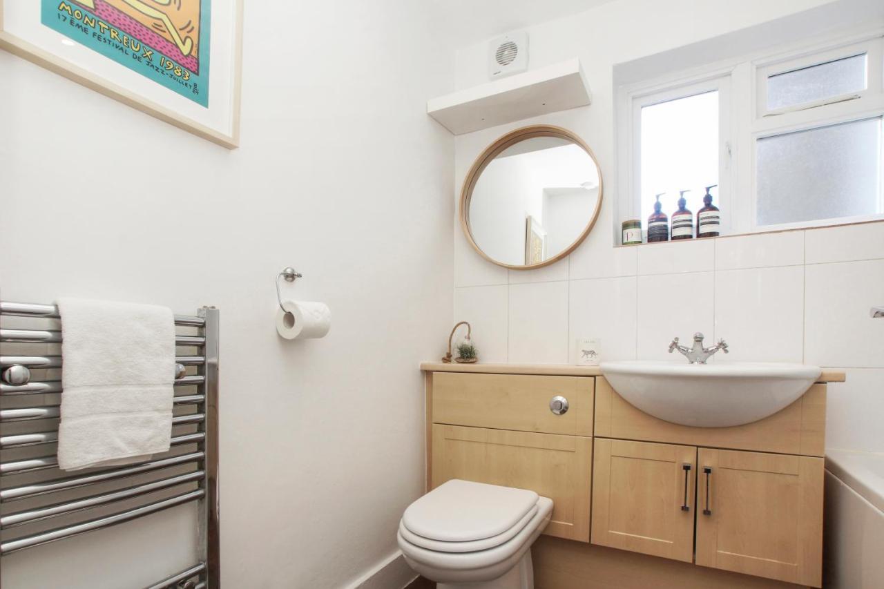 شقة Bright, Stylish & Cosy 3-Bed Flat Near Mile End لندن المظهر الخارجي الصورة